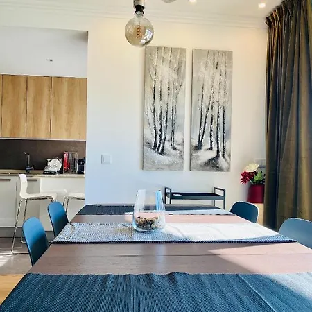 Lovely For Family And Group Of Friends Apartment Povoa de Santa Iria