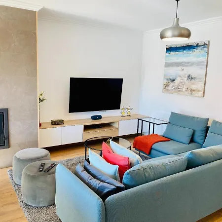 Lovely For Family And Group Of Friends Apartment