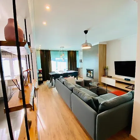 Apartment Lovely For Family And Group Of Friends