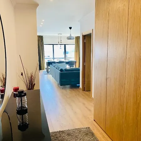 Apartment Lovely For Family And Group Of Friends Povoa de Santa Iria