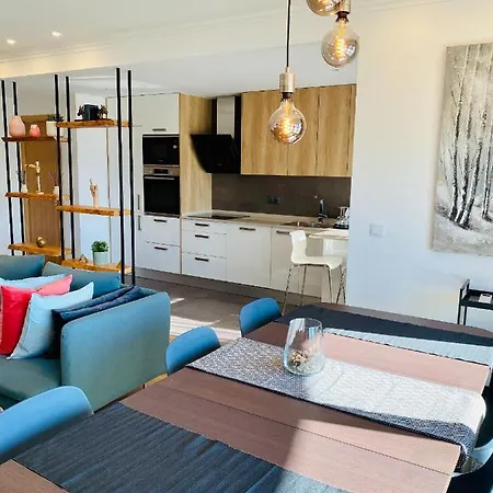 Lovely For Family And Group Of Friends Apartment